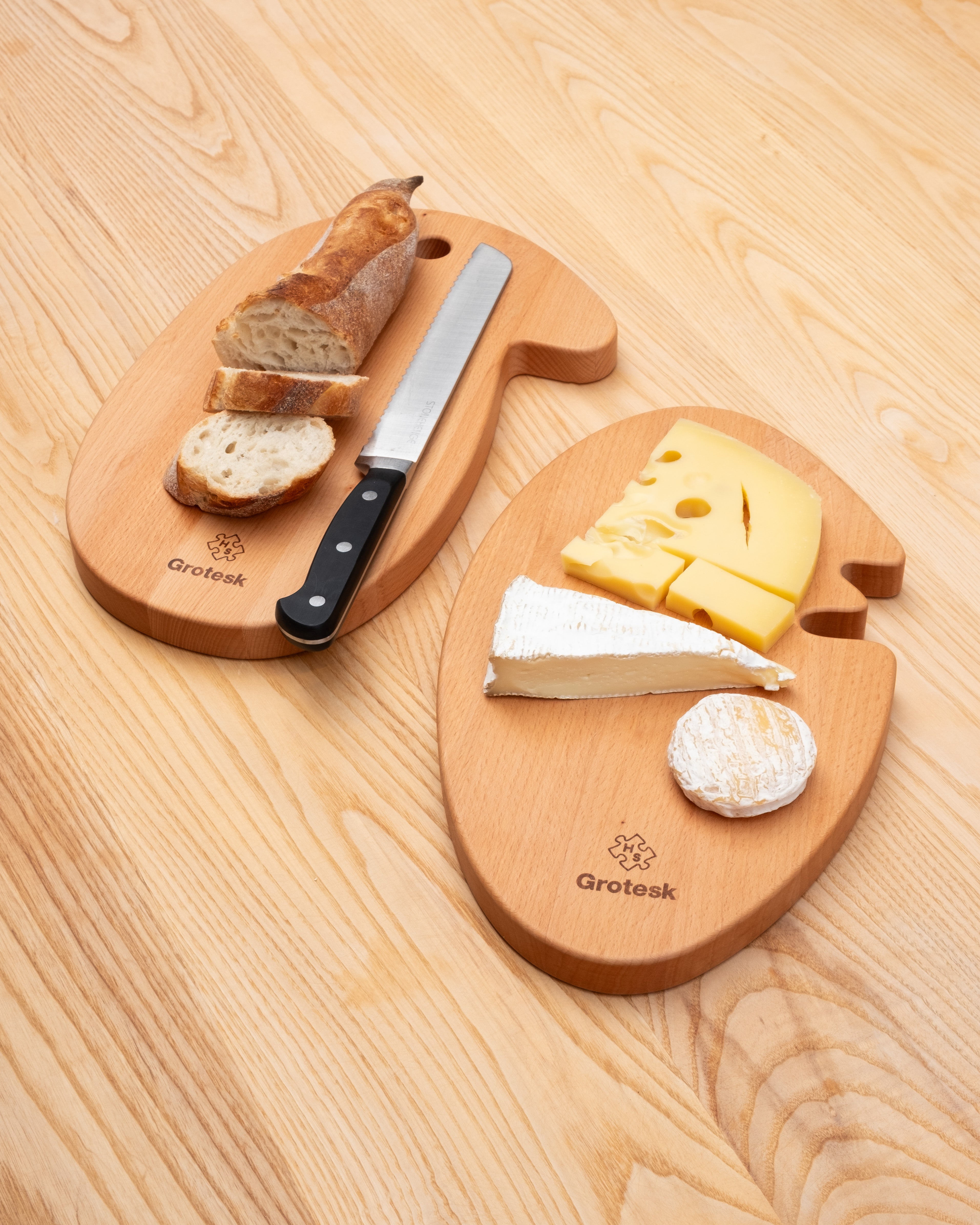 Grotesk 'CHEESE HEAD' Cutting board
